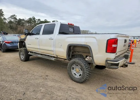 2018 GMC Sierra K2500 Denali z USA, uszkodzony, nr VIN 1GT12UEY2JF245014